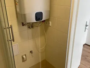 Pronájem bytu 1+kk, Praha - Nové Město, Na bojišti, 22 m2