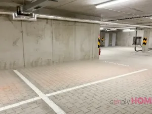 Pronájem garážového stání, Praha - Vysočany, Pod Harfou, 13 m2