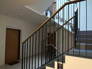 Pronájem bytu 2+kk, Praha - Karlín, Nekvasilova, 67 m2
