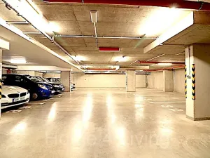 Pronájem garážového stání, Brno, Majdalenky, 18 m2