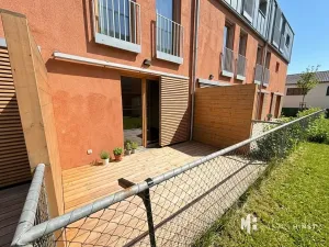 Pronájem bytu 1+kk, Praha - Dolní Měcholupy, Na návsi, 37 m2