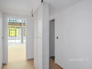 Prodej kanceláře, Praha - Vysočany, Kolbenova, 176 m2