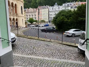 Pronájem obchodního prostoru, Karlovy Vary, Divadelní náměstí, 30 m2
