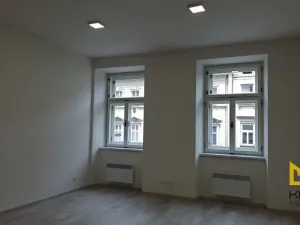 Pronájem bytu 2+kk, Praha - Smíchov, Nádražní, 64 m2