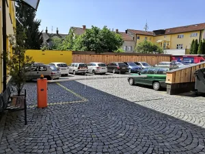 Pronájem komerční nemovitosti, Pardubice, Štrossova, 205 m2