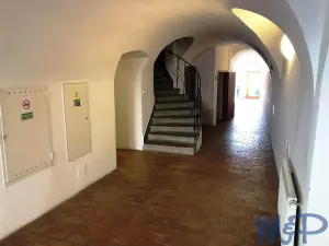 Pronájem výrobních prostor, Jihlava, Brněnská, 999 m2