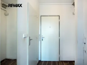 Pronájem bytu 2+kk, Praha - Nusle, Plamínkové, 40 m2