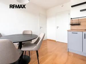 Pronájem bytu 2+1, Praha - Hloubětín, Kbelská, 54 m2