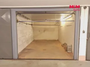 Pronájem garáže, Pardubice - Zelené Předměstí, třída Míru, 19 m2