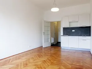 Pronájem bytu 1+kk, Praha - Vršovice, Rybalkova, 26 m2