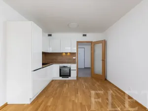 Pronájem bytu 1+kk, Praha - Vysočany, Smržových, 31 m2