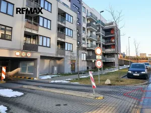Pronájem garážového stání, Praha - Stodůlky, Svitákova, 18 m2