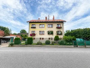 Pronájem bytu 3+1, Hluboká nad Vltavou, 72 m2