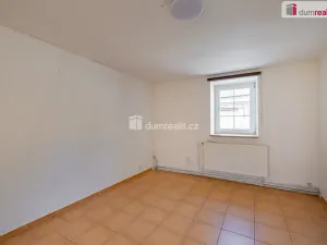 Pronájem výrobních prostor, Doksy, Václ. Plecitého, 4300 m2