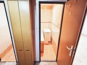Pronájem bytu 1+kk, Praha - Hostivař, Vajdova, 29 m2