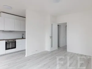 Pronájem bytu 1+kk, Praha - Hloubětín, Waltariho, 36 m2