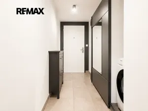 Pronájem bytu 2+kk, Praha - Hloubětín, Kbelská, 54 m2