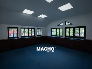 Pronájem skladu, Praha - Vysočany, Freyova, 849 m2