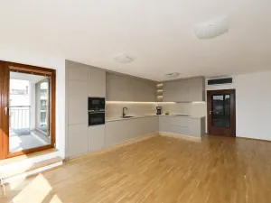 Prodej bytu 4+kk, Praha - Hrdlořezy, V třešňovce, 134 m2