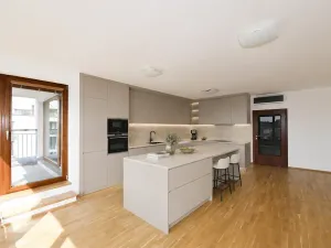 Prodej bytu 4+kk, Praha - Hrdlořezy, V třešňovce, 134 m2