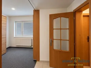Pronájem kanceláře, Vestec, Vídeňská, 100 m2
