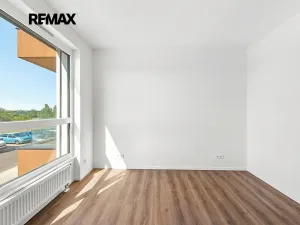 Prodej bytu 2+kk, Praha - Černý Most, Arnošta Valenty, 59 m2