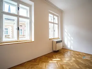 Pronájem bytu 1+1, Praha - Žižkov, Štítného, 39 m2