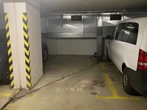 Pronájem garážového stání, Praha - Stodůlky, Petržílkova, 23 m2