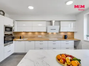Prodej bytu 4+kk, Králův Dvůr - Levín, Na Lucberku, 141 m2