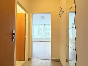 Pronájem bytu 1+kk, Praha - Strašnice, Vinohradská, 40 m2