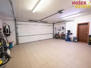 Prodej rodinného domu, Holubice, 240 m2