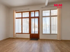 Pronájem obchodního prostoru, Votice, Komenského nám., 120 m2