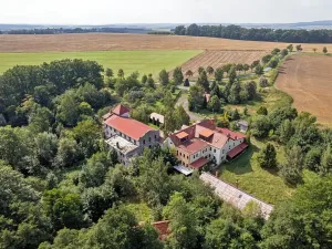 Dražba ubytování, Všechovice, 2500 m2