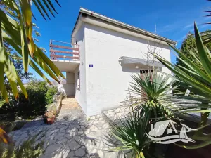 Prodej vícegeneračního domu, Njivice, Chorvatsko, 130 m2