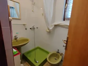 Prodej vícegeneračního domu, Njivice, Chorvatsko, 130 m2