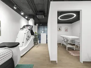 Pronájem obchodního prostoru, Praha - Karlín, Sokolovská, 179 m2