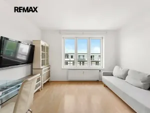 Prodej bytu 1+kk, Praha - Záběhlice, Mattioliho, 32 m2