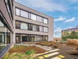 Pronájem kanceláře, Praha - Stodůlky, náměstí Junkových, 500 m2