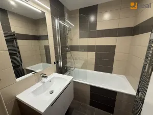 Pronájem bytu 3+1, Praha - Petrovice, Rezlerova, 73 m2