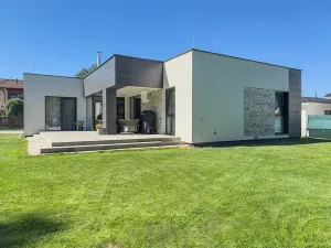 Prodej rodinného domu, Kamenice, 181 m2
