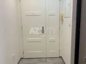 Pronájem bytu 1+kk, Praha - Bubeneč, Jaselská, 29 m2