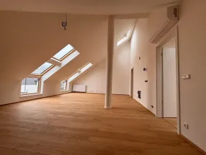 Prodej bytu 2+kk, Praha - Střížkov, Střížkovská, 68 m2