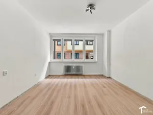 Prodej bytu 3+1, Pardubice - Zelené Předměstí, Sladkovského, 74 m2