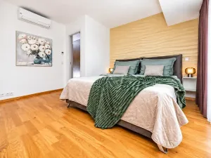 Prodej apartmánu, Praha - Smíchov, Kobrova, 173 m2