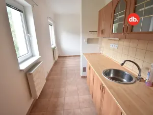 Pronájem bytu 2+1, Karlovy Vary, Modenská, 56 m2