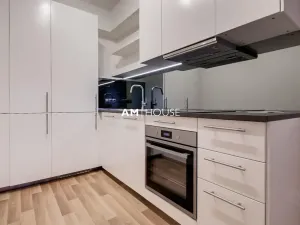 Pronájem bytu 2+kk, Praha - Strašnice, Zvěřinova, 61 m2