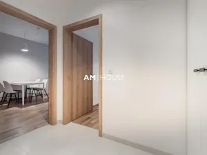 Prodej bytu 2+kk, Praha - Strašnice, Zvěřinova, 61 m2