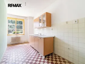 Prodej vícegeneračního domu, Praha - Pitkovice, Žampiónová, 200 m2