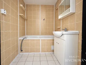 Prodej bytu 4+1, Praha - Bohnice, Řešovská, 79 m2