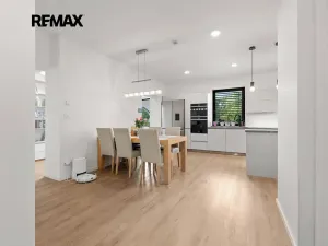 Pronájem rodinného domu, Říčany, Táborská, 199 m2